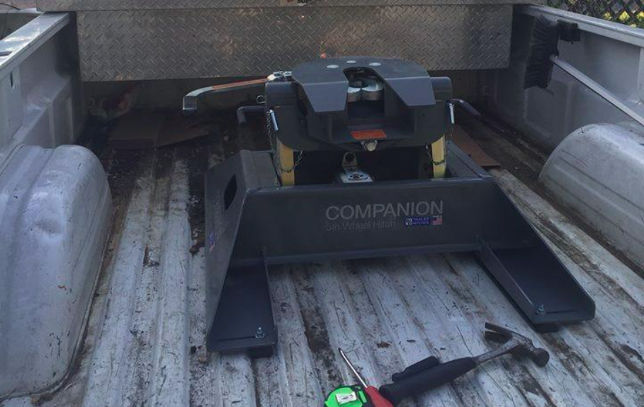 Best B&W Hitch for Towing Trailers, Boats, and More Towing Less